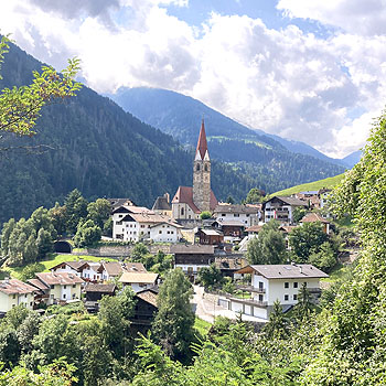 Bild zeigt St. Pankraz im Ultental